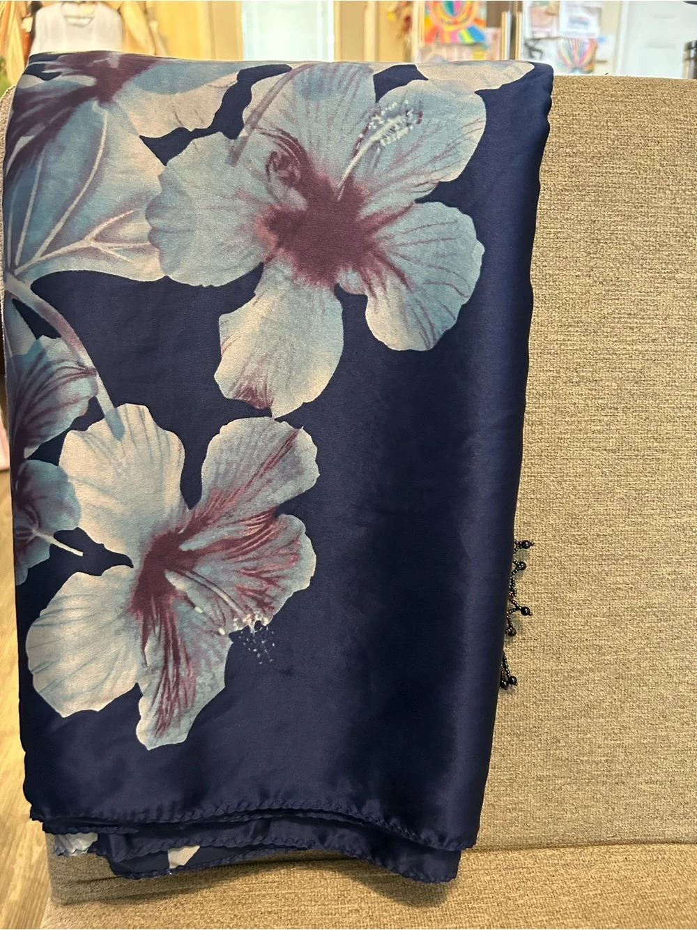 Vintage Y2K Victoria’s Secret 100% Silk Hibiscus Floral Shawl Wrap Scarf 68x42